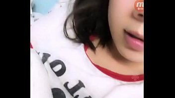Японская девка пососала у юноши пенис
